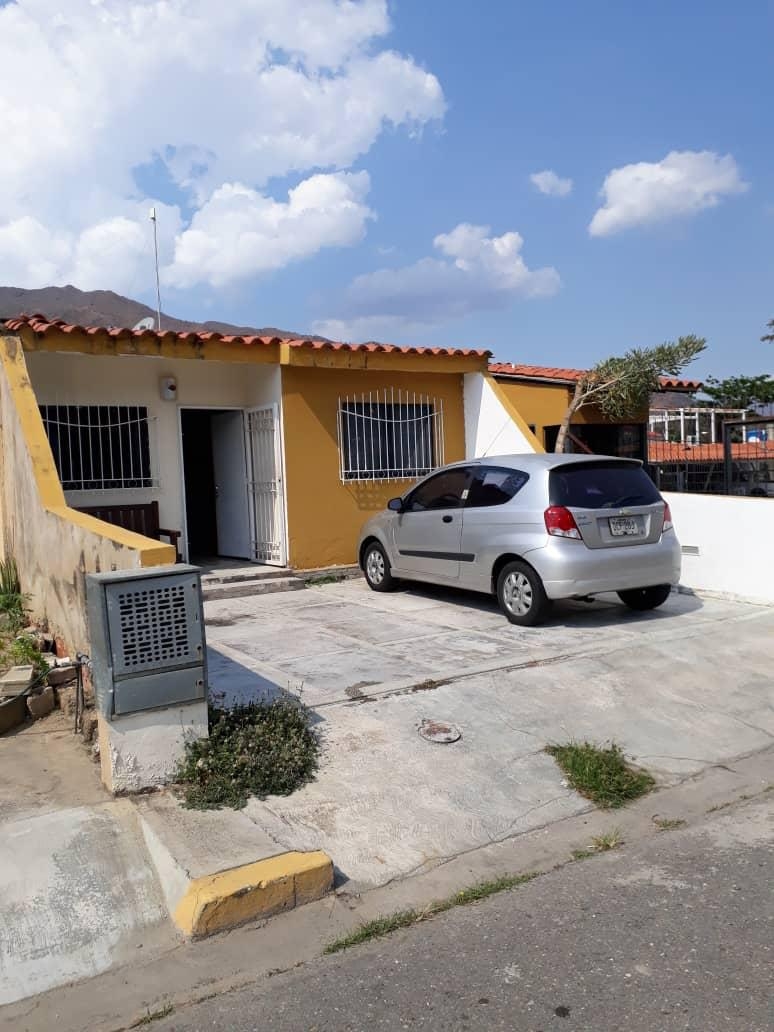 (108.9 METERS) HOUSE FOR SALE IN LOMAS DE LA HACIENDA