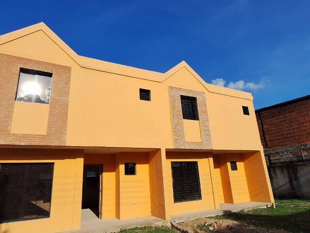 Venta en Conjunto Residencial Las Trinitarias, Ciudad Alianza - Guacara