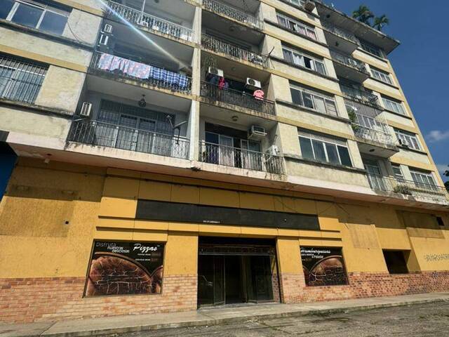 Venta en Av. Bolivar - Valencia